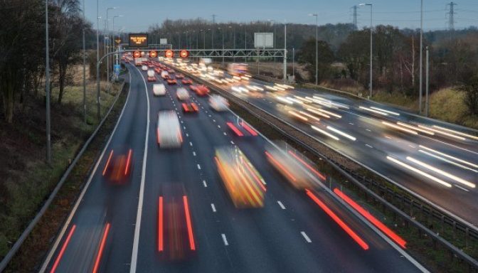 Shutterstock 1070128421 vehicles drivng on motorway with blurred lights 600x400