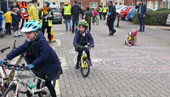 Playing out children